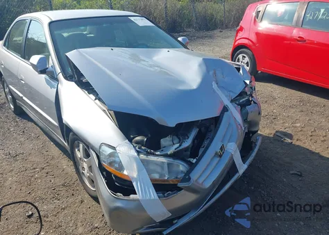 2002 Honda Accord 2.3 Lx из США, поврежденный, VIN 1HGCG66712A068225